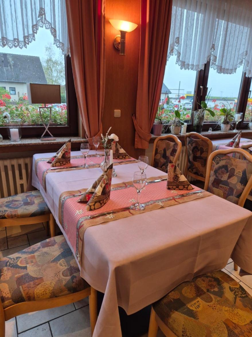 באד מינסטראייפל Hotel Zur Waage מראה חיצוני תמונה