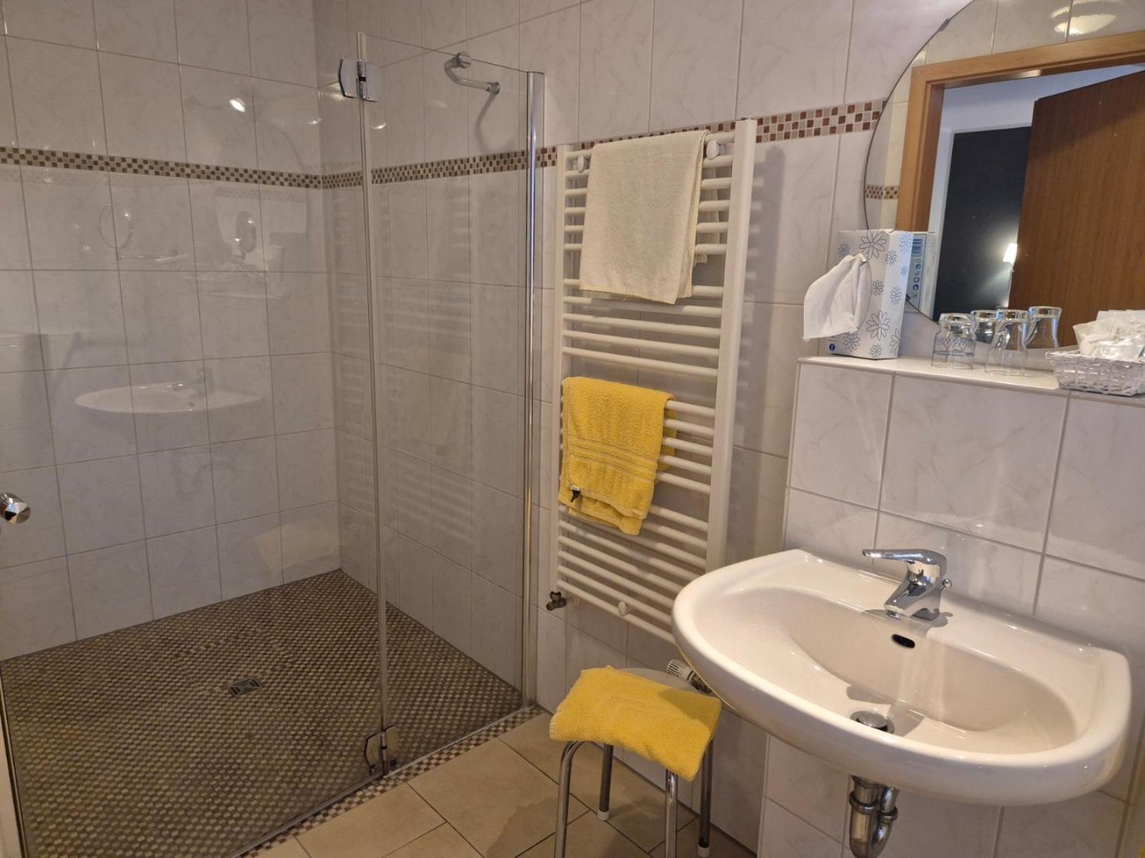 באד מינסטראייפל Hotel Zur Waage מראה חיצוני תמונה
