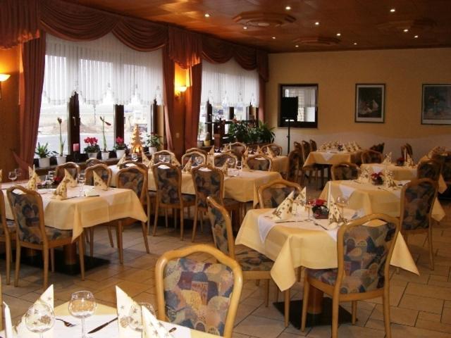 באד מינסטראייפל Hotel Zur Waage מראה חיצוני תמונה