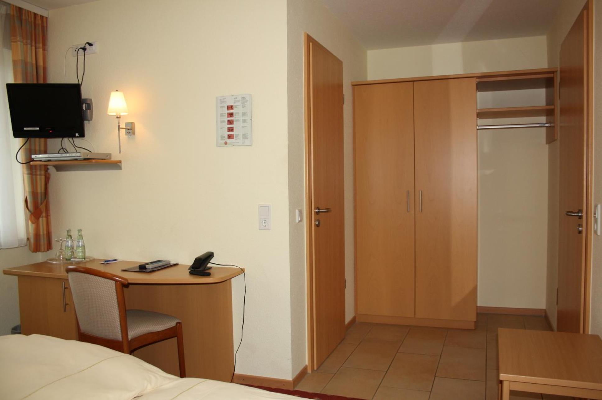 באד מינסטראייפל Hotel Zur Waage מראה חיצוני תמונה